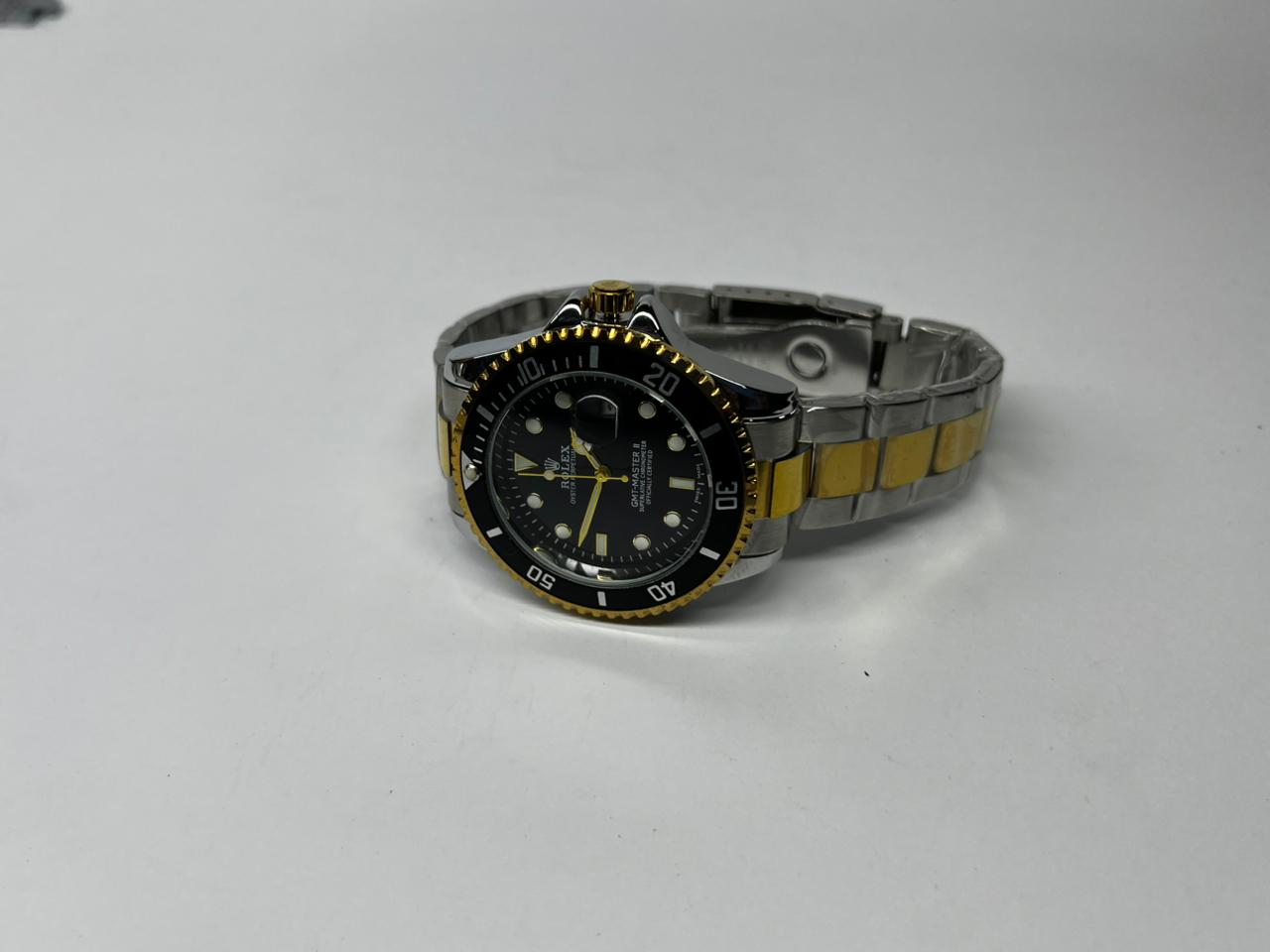R Gold premium wristwatch - Image 3